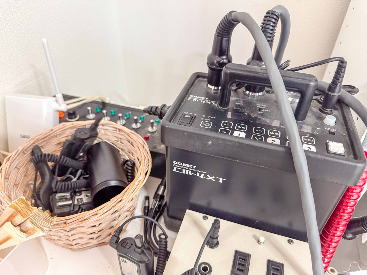 ストロボ用ジェネレーターと電源まわり